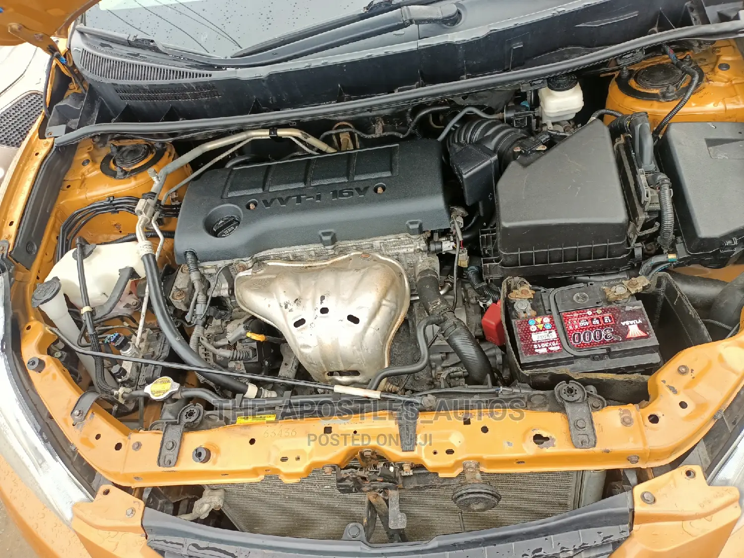 Toyota Matrix 2010 Orange