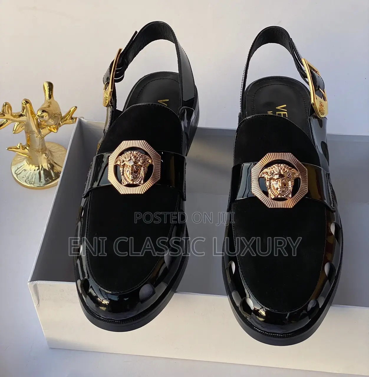 Original Luxury Outfit Versace Available in Store