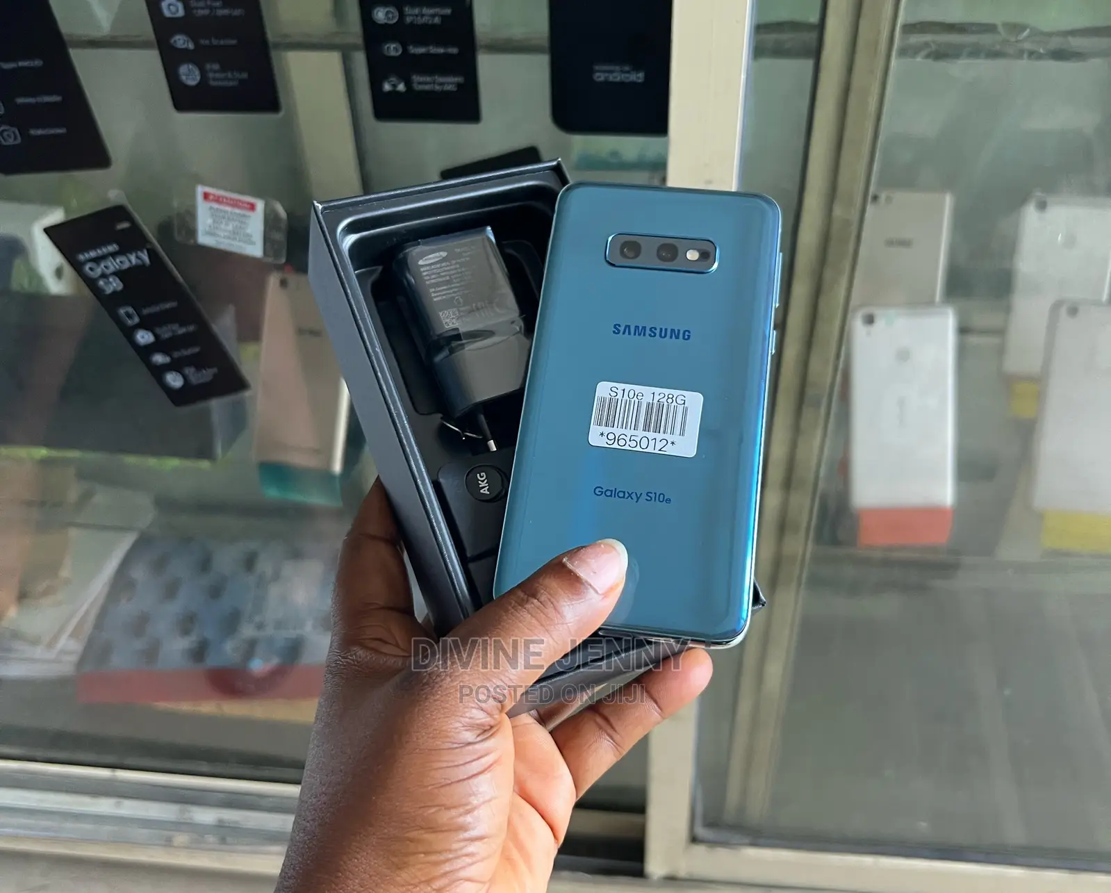 New Samsung Galaxy S10e 128 GB Blue