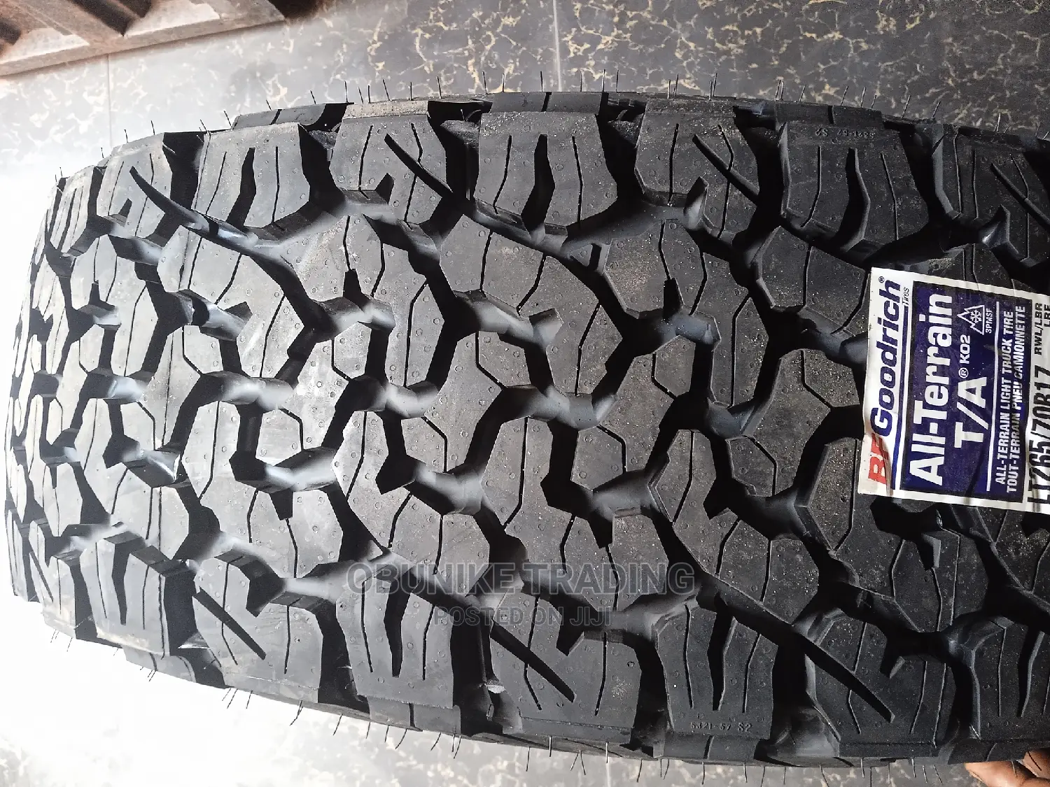 Lt265/70r17 Bfgoodrich Tyre