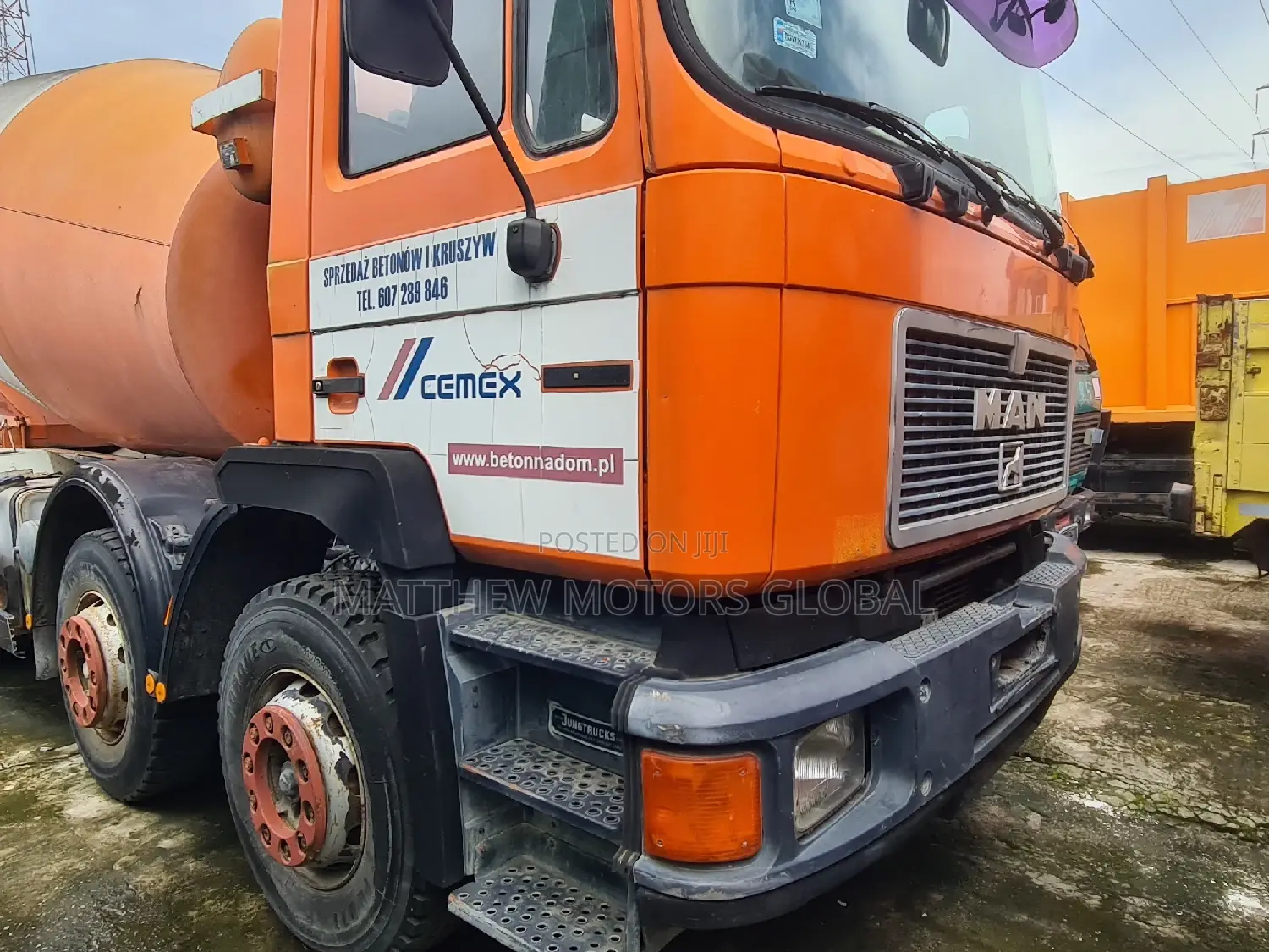 Man Diesel Concrete Mixer 12 Tires 2002 Orange