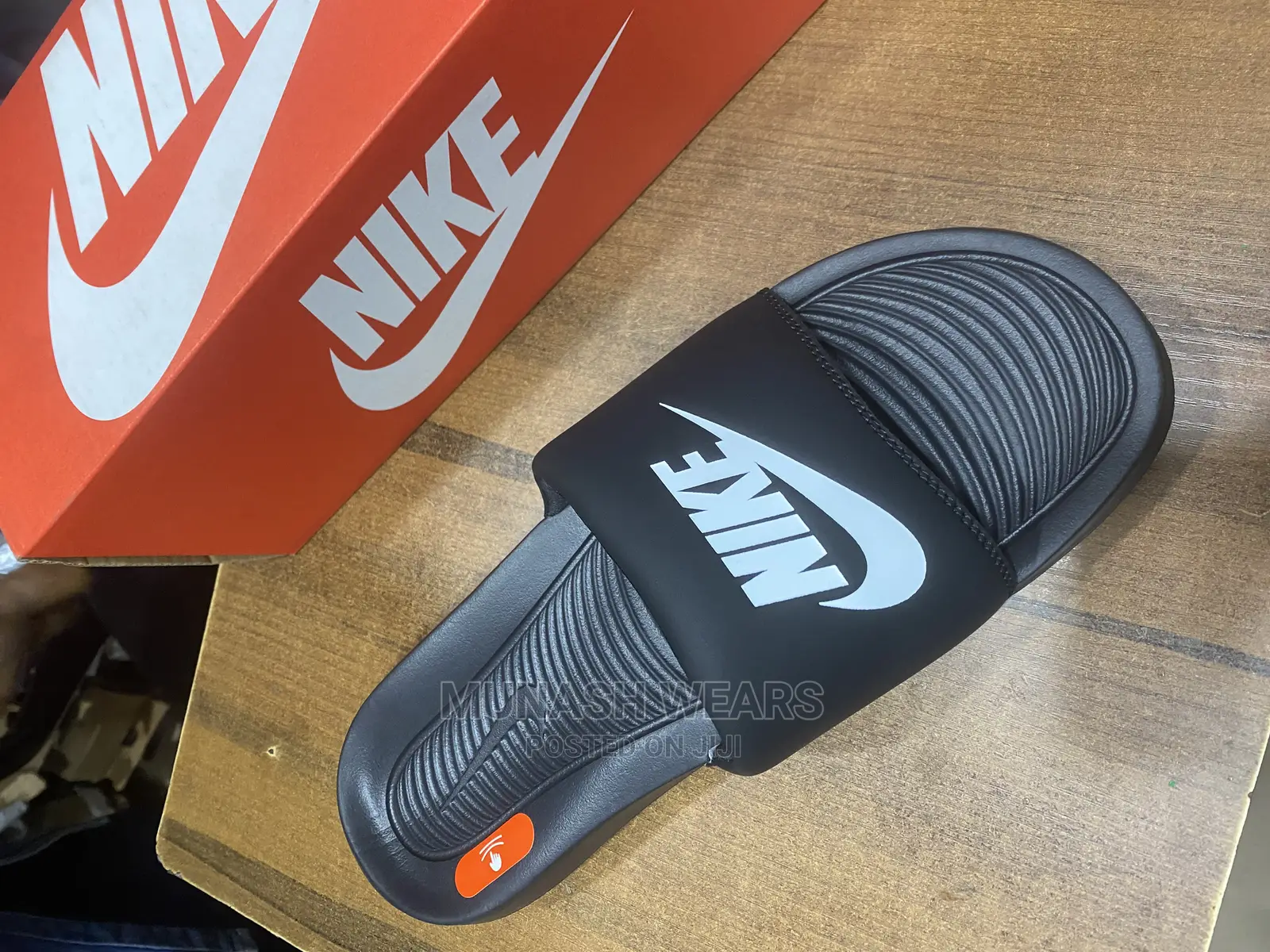 Banessy Nike Slide
