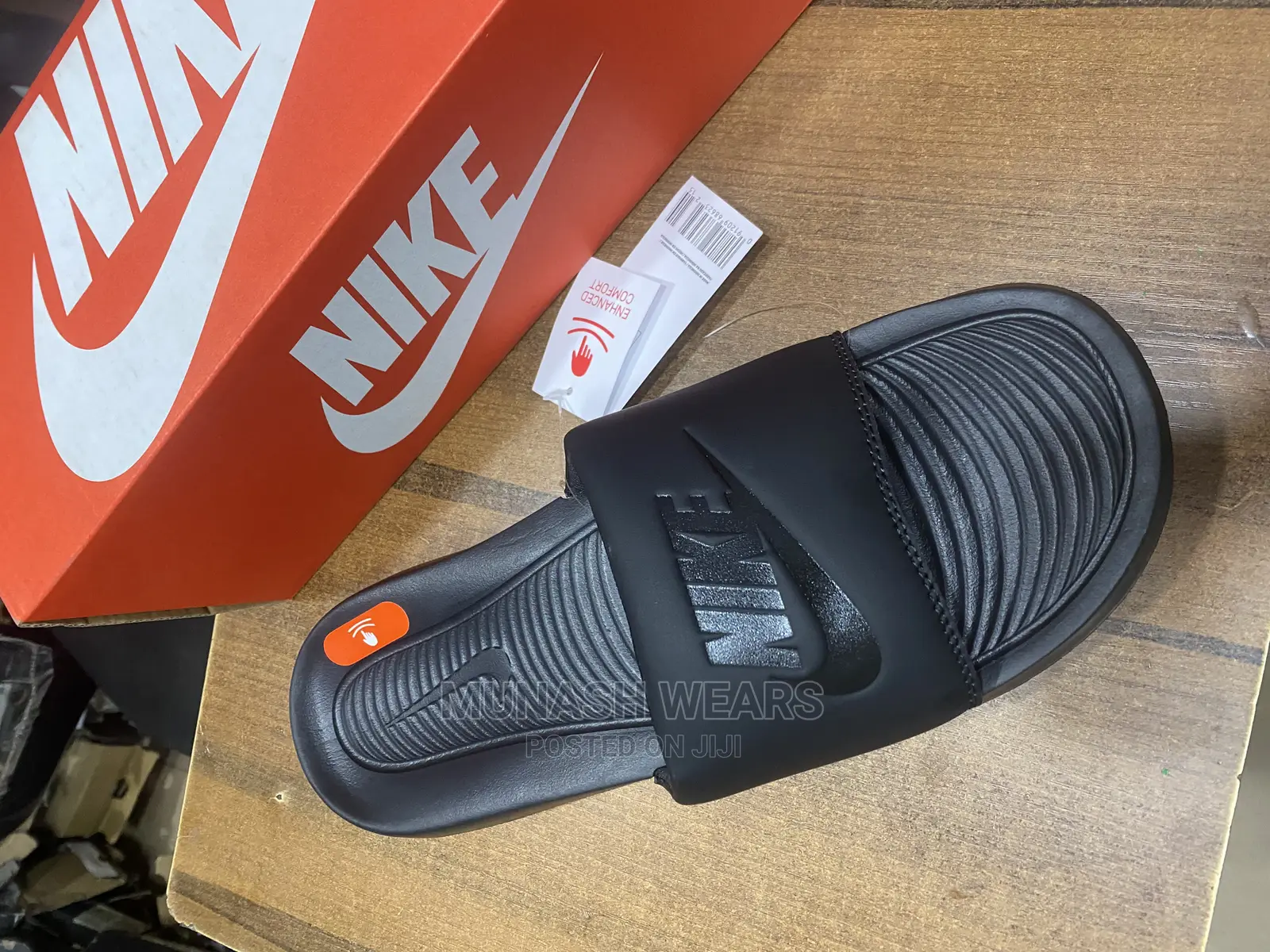 Banessy Nike Slide
