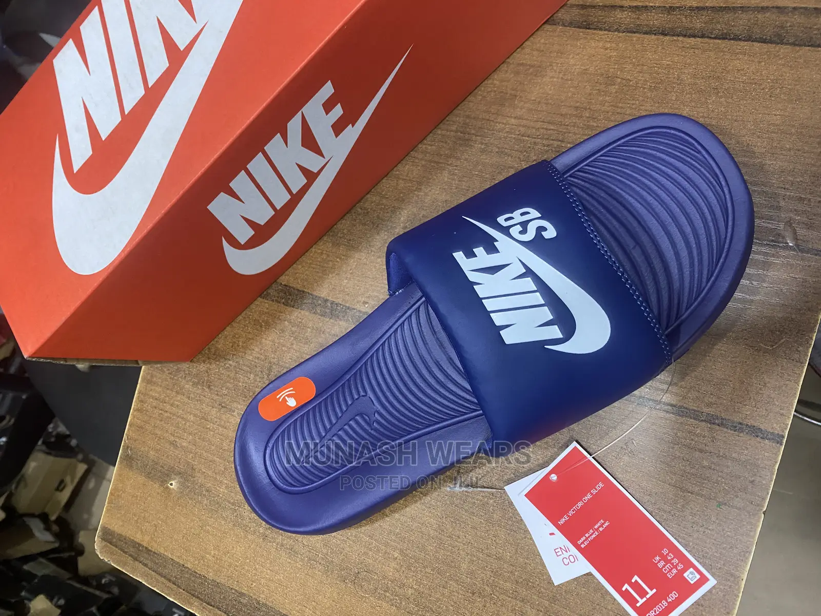 Banessy Nike Slide