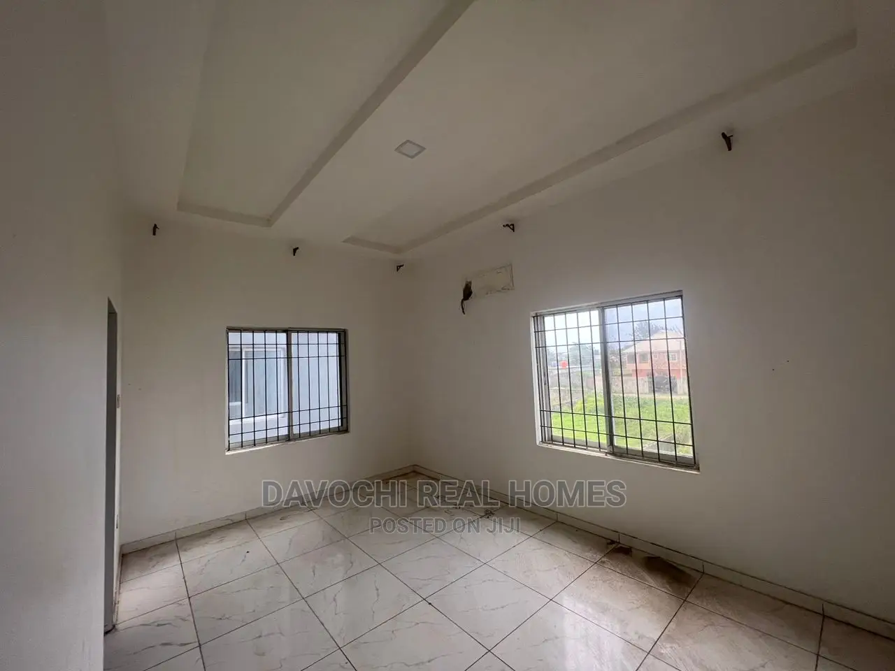 3bdrm Apartment in Orchid Road, Lekki for sale