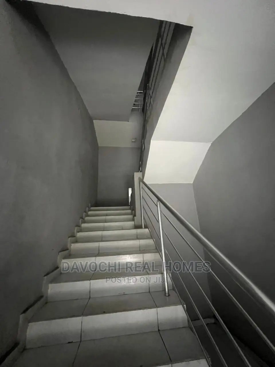 3bdrm Apartment in Orchid Road, Lekki for sale