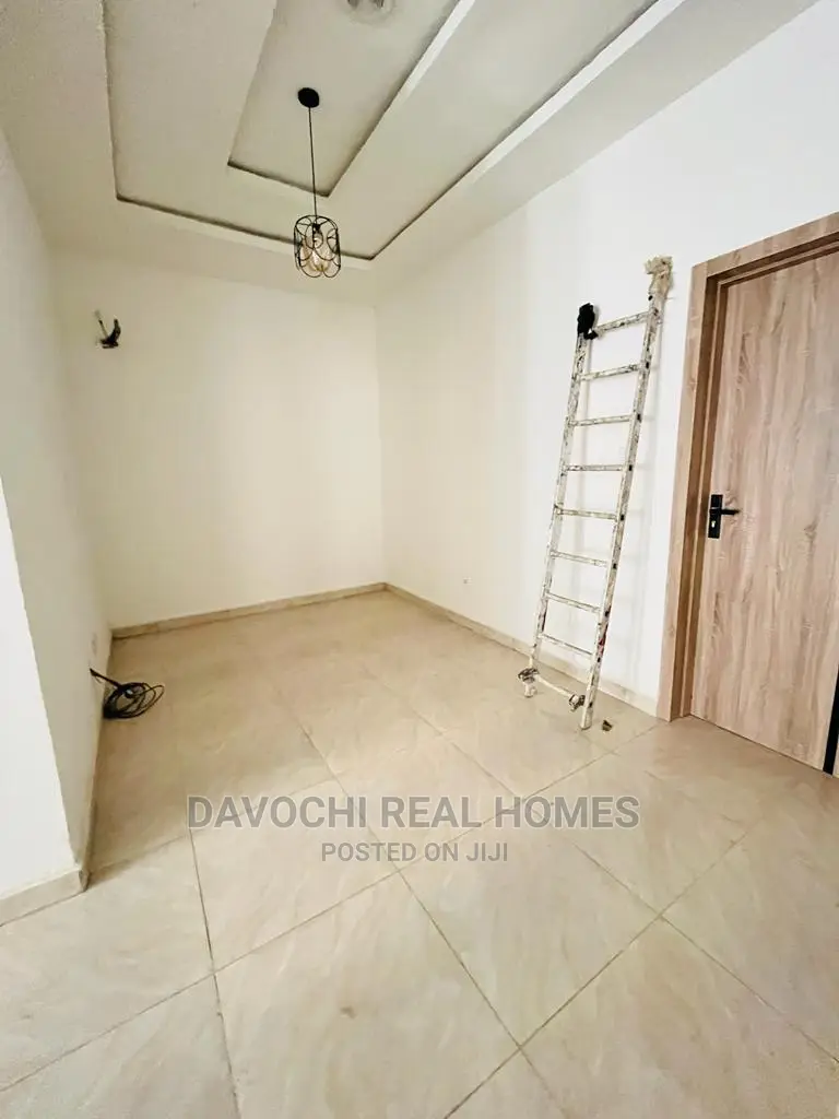 4bdrm Apartment in Lekki for rent