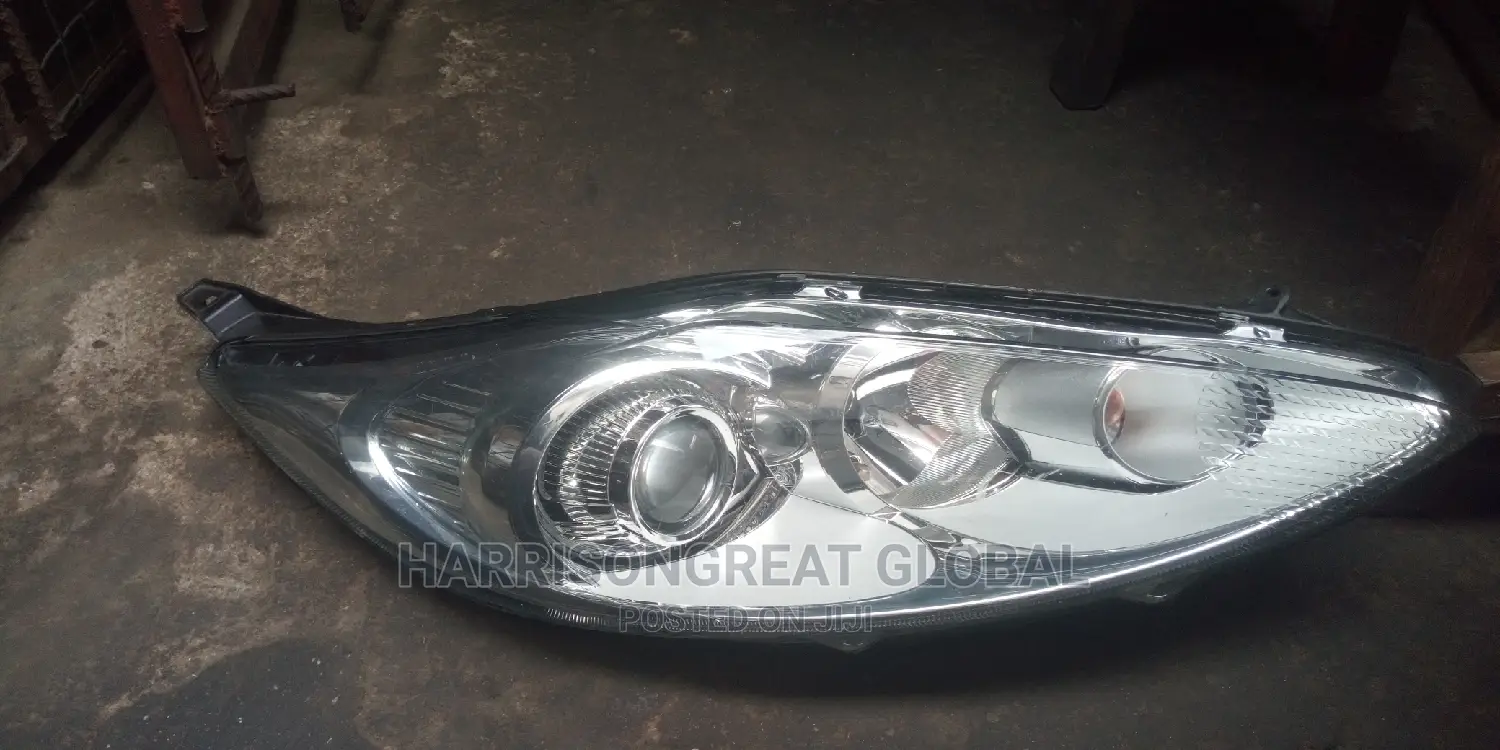 Head Lamp for Ford Fiesta 2010 Model