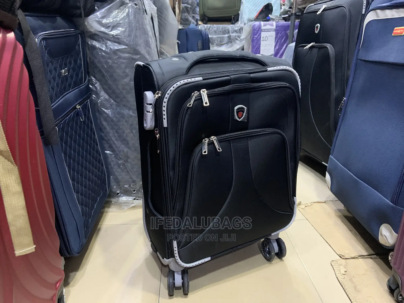 Small Size Goodpatner Black Traveling Bag