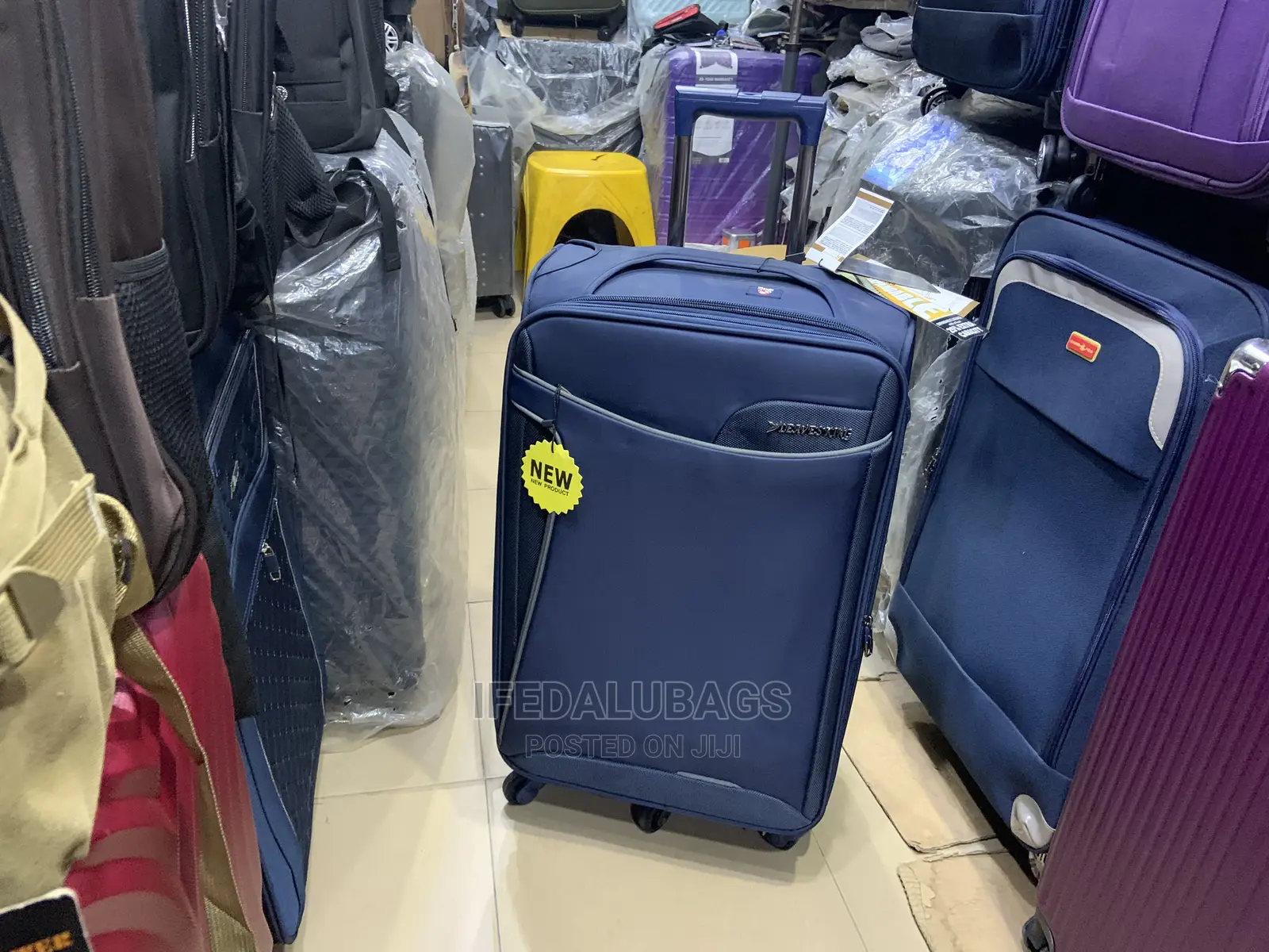 Medium Size Quality Leaves King Traveling Luggage
