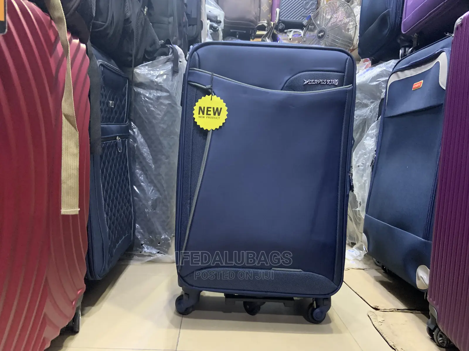 Medium Size Quality Leaves King Traveling Luggage