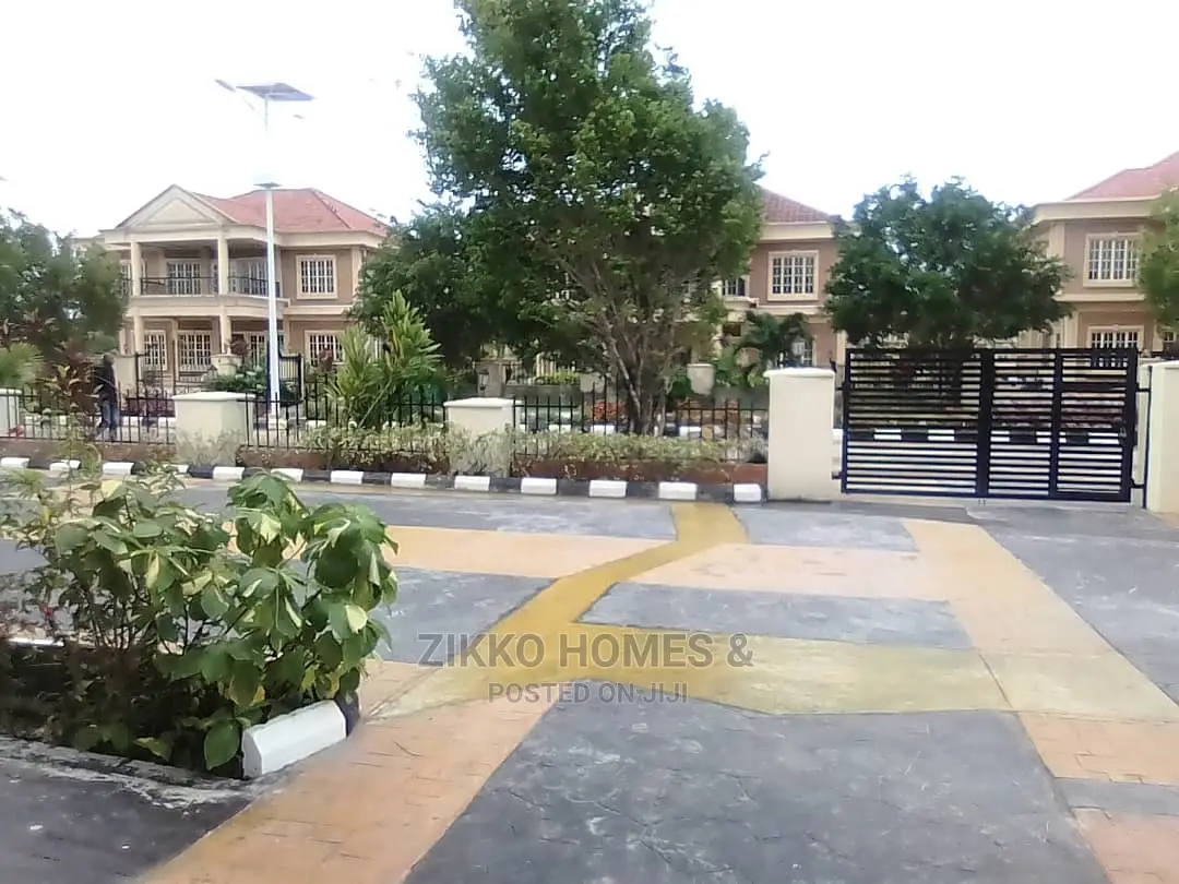Furnished 6bdrm Duplex in Amen Estate, Eleko for sale