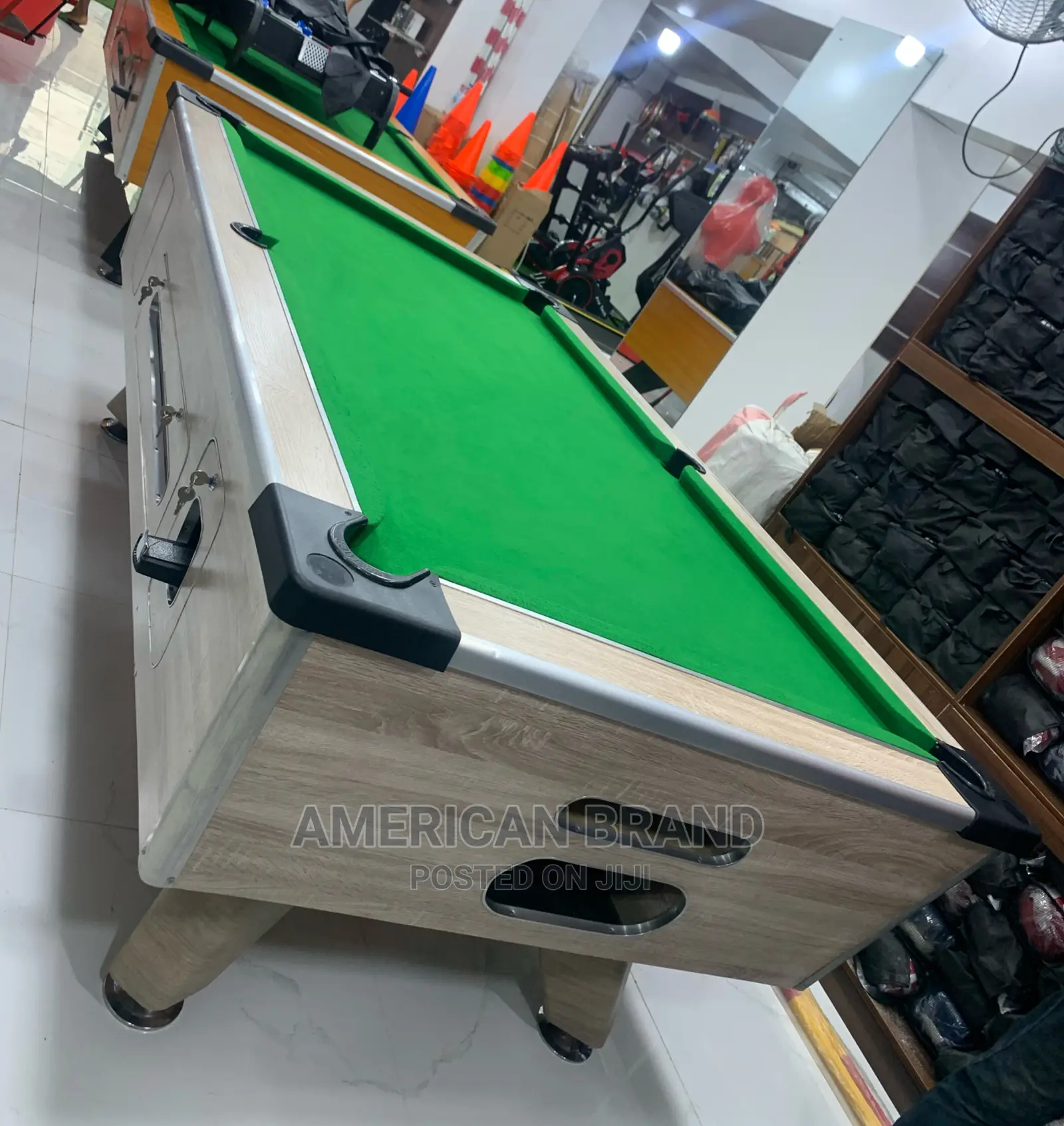British Design Marble Top Coin Operated Snooker