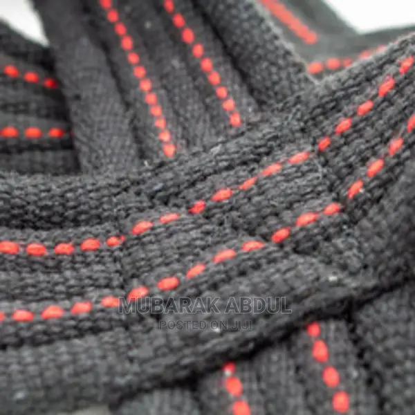 Figure 8 Lifting Straps