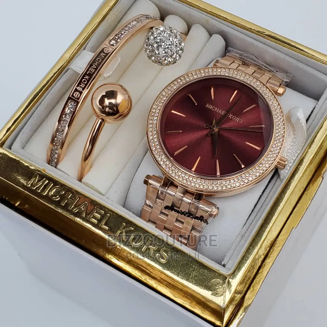 Original MICHAEL KORS Ladies Gold Chain Available in Store