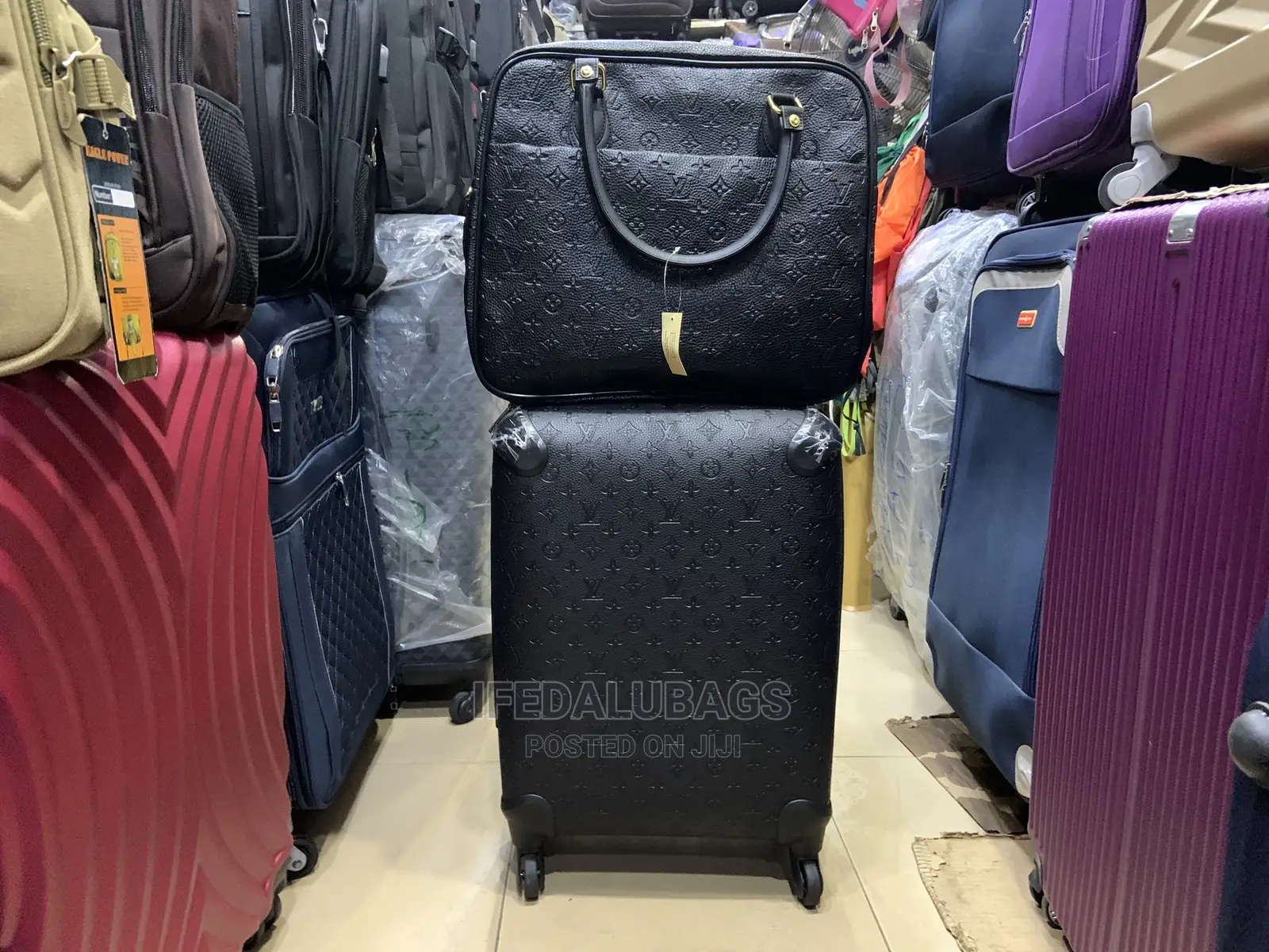 Small Size Quality Imported Lv Traveling Box With Kit