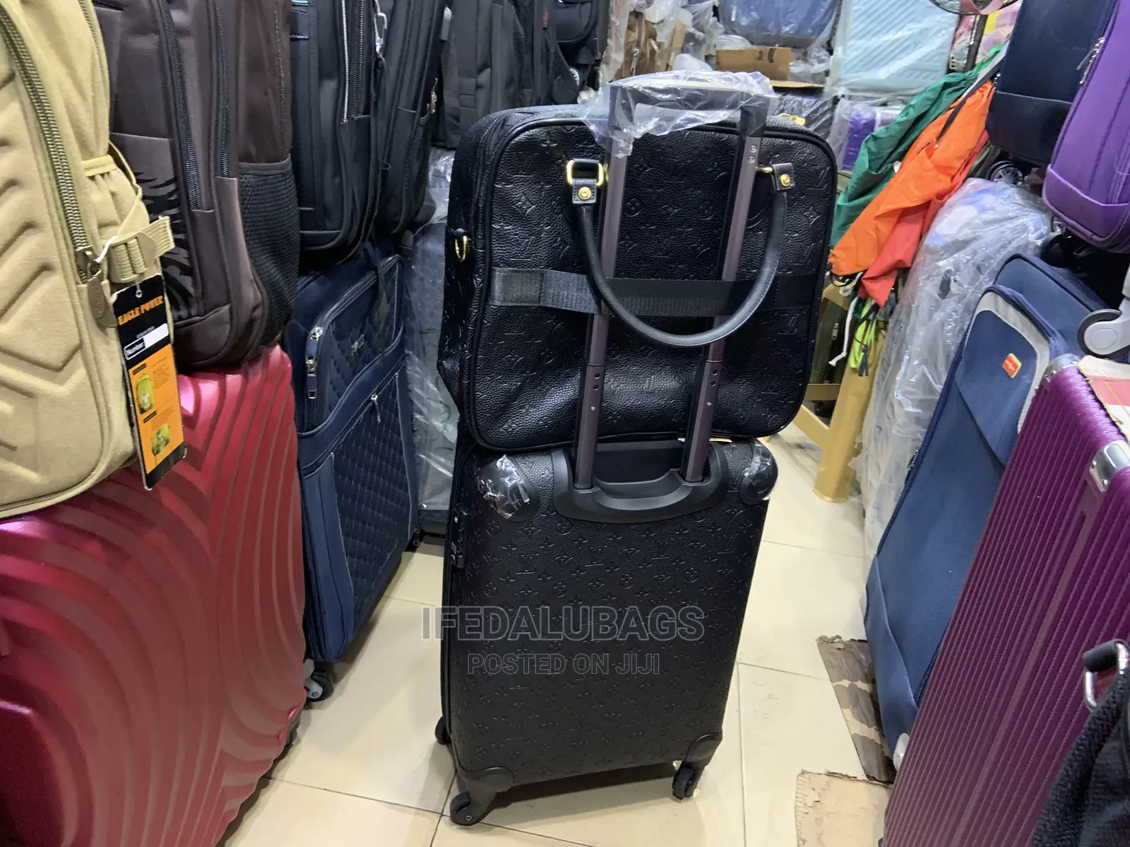 Small Size Quality Imported Lv Traveling Box With Kit