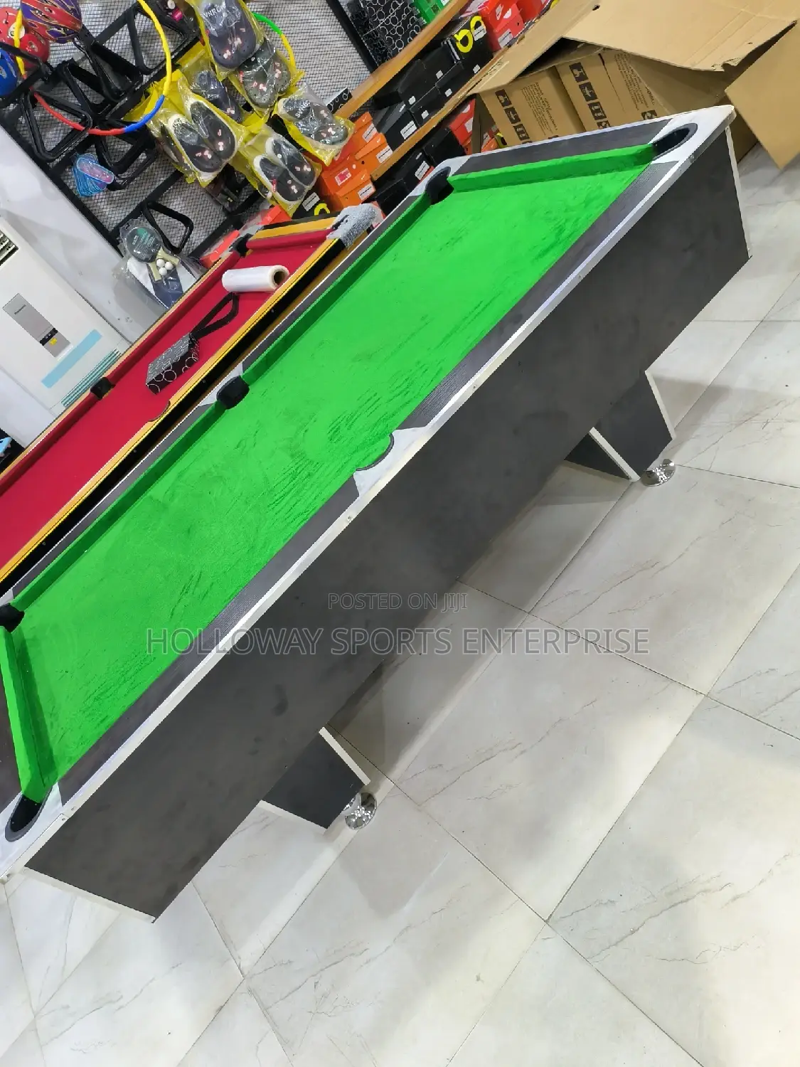 Quality 8ft Pool Table With Accessories