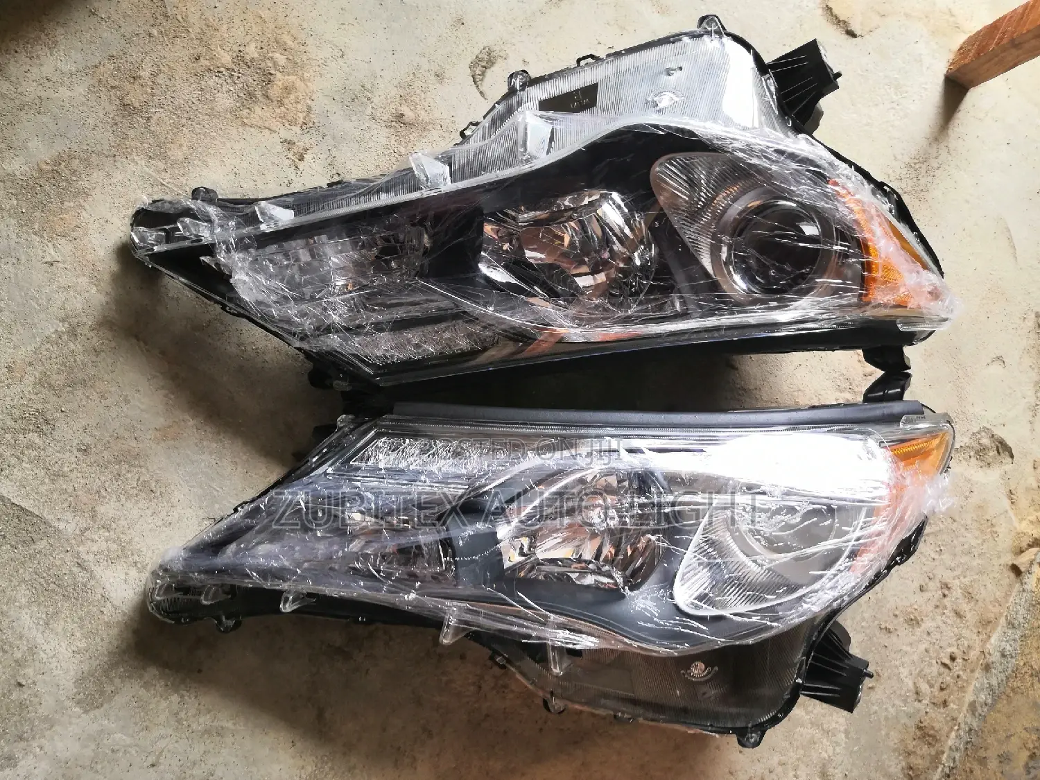 Set Headlamp Rav4 2014