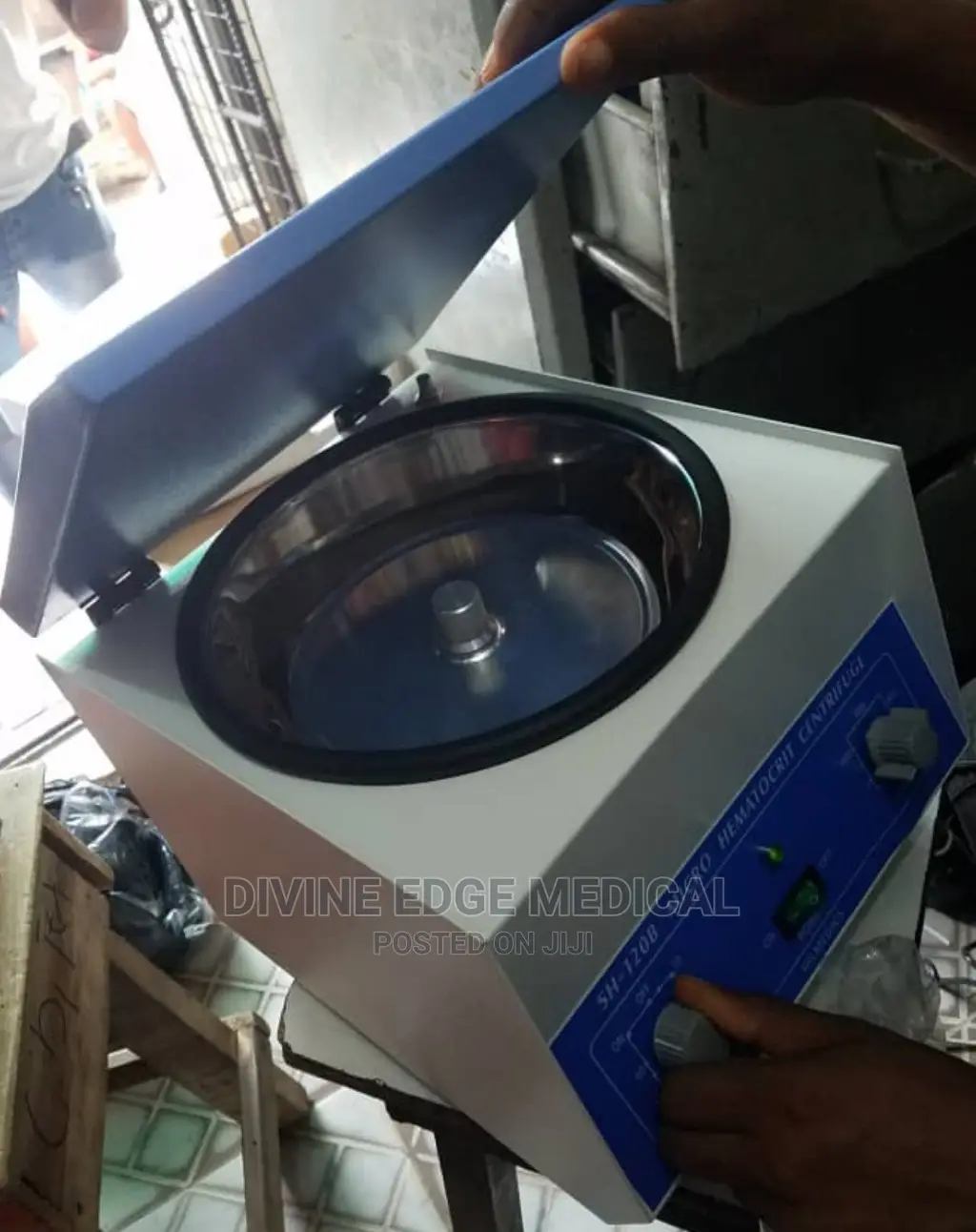 Micro Hematocrit Centrifuge