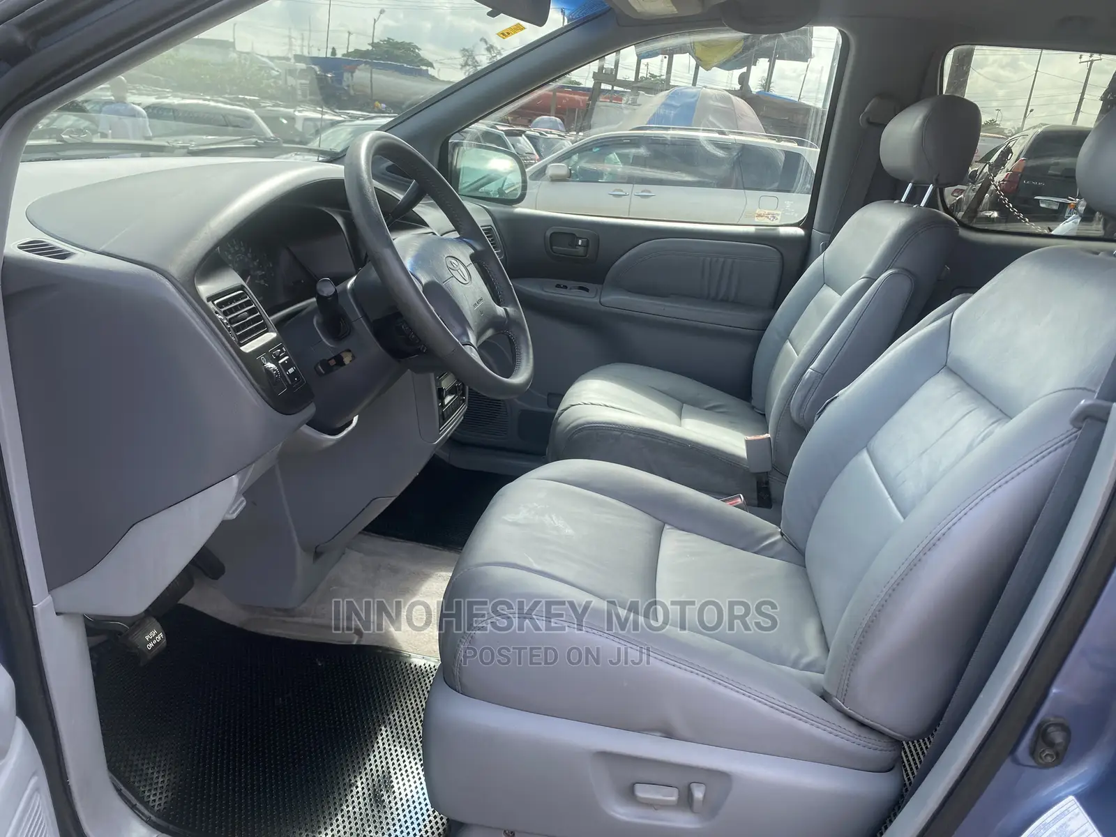 Toyota Sienna XLE & 1 hatch 2000 Blue
