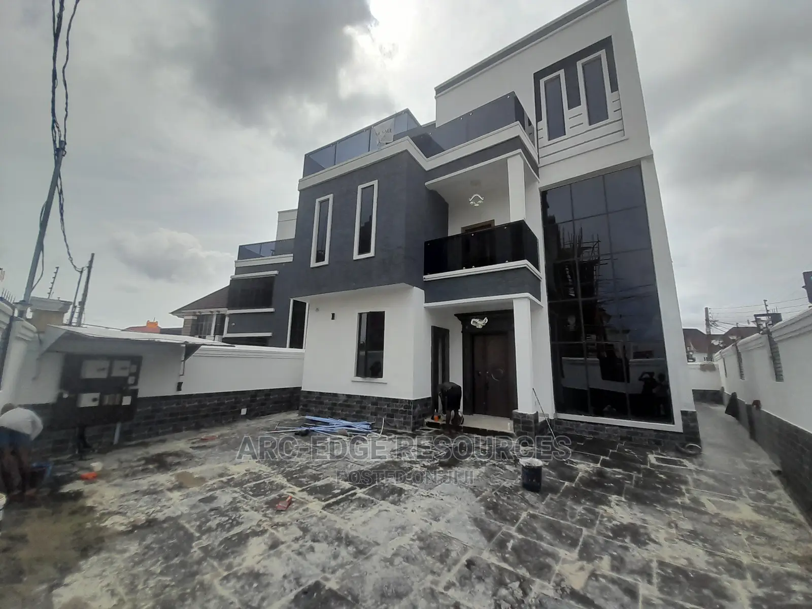 4bdrm Duplex in Ago Palace for sale