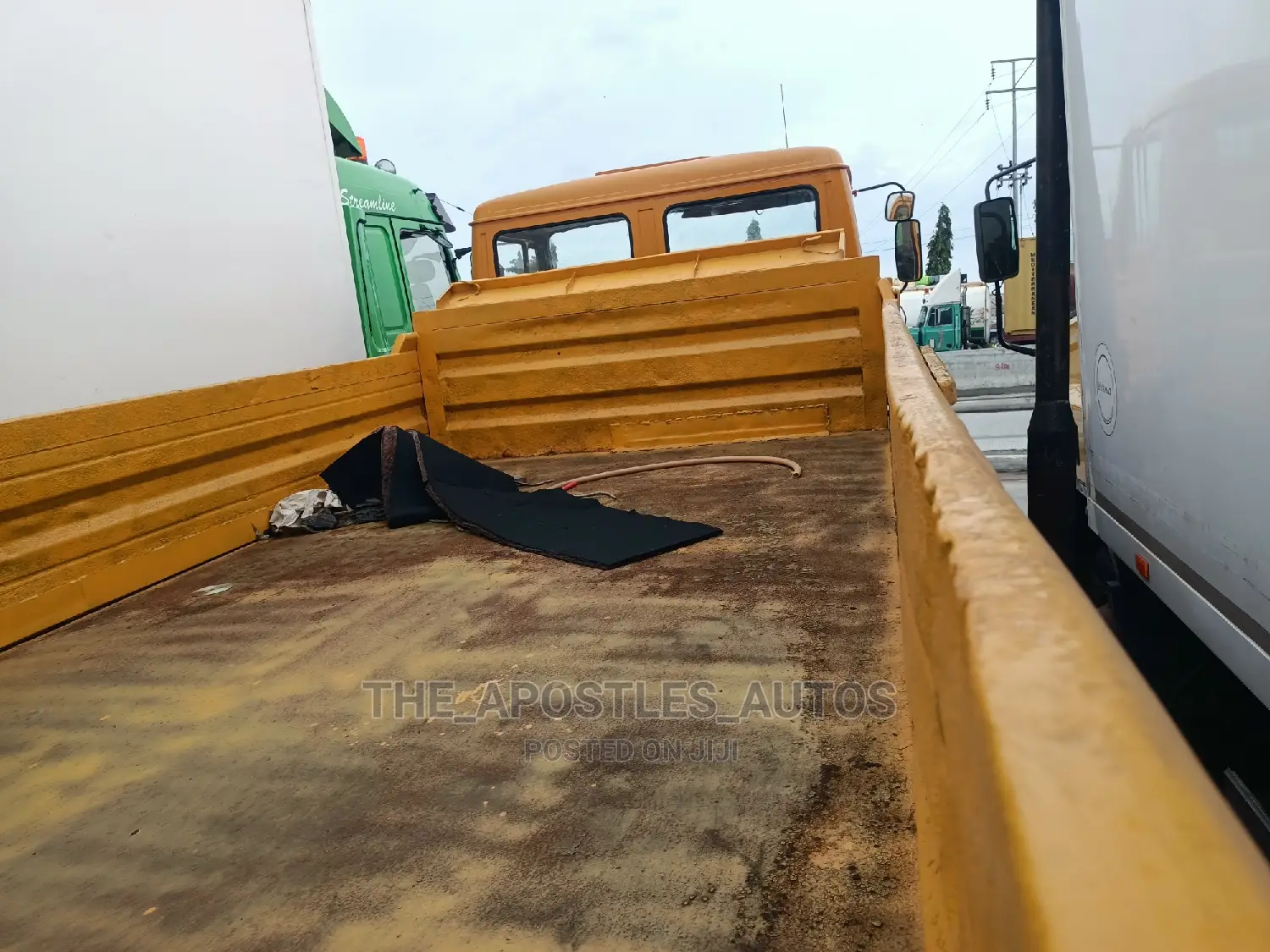 Mercedes Benz Tipper Flat Bed Six Tyres