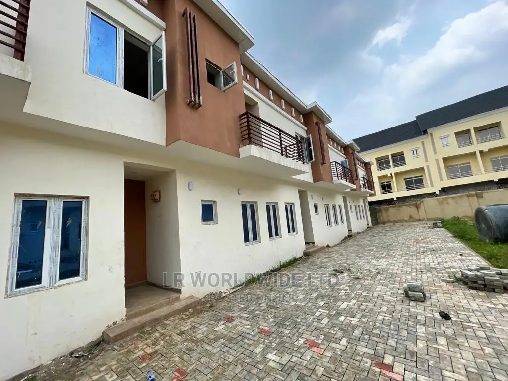 4bdrm Townhouse/Terrace in Dakibiyu for Sale