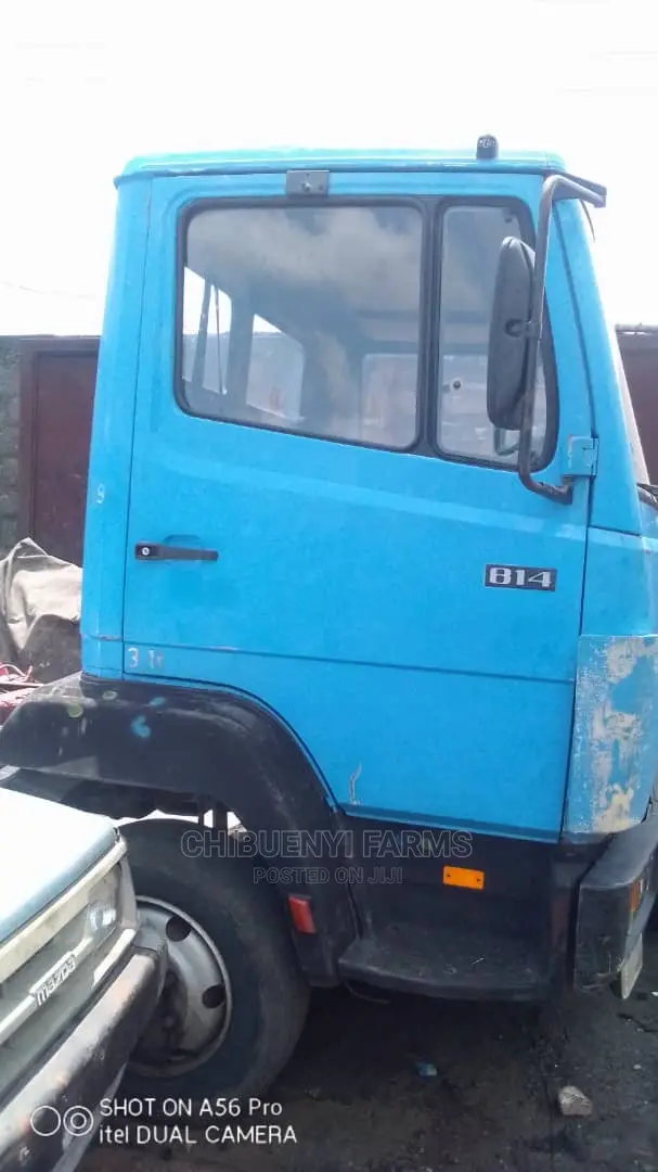 Mercedes 814 Truck 6 Cylinders (Half Chassis)