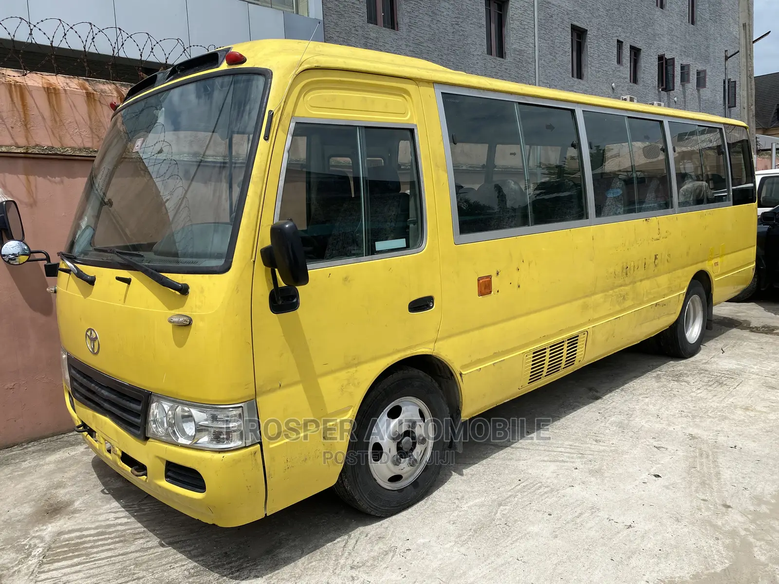 Toyota Coaster 2017 Yellow