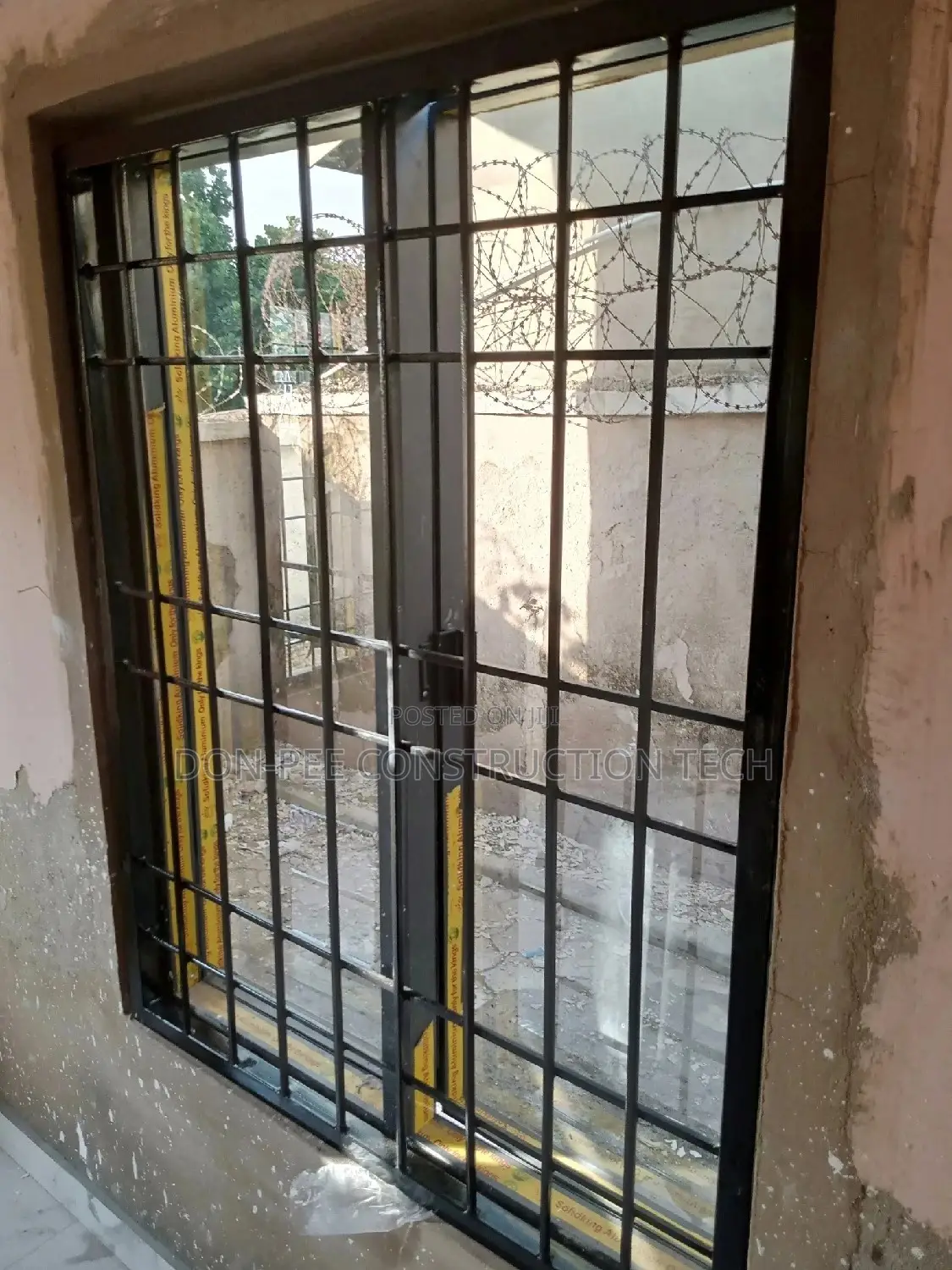 Frameless Glass Window