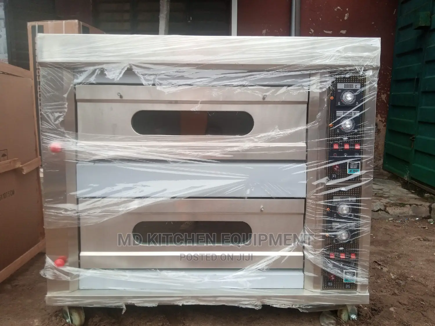2 Decks 4 Tray's Gas Oven