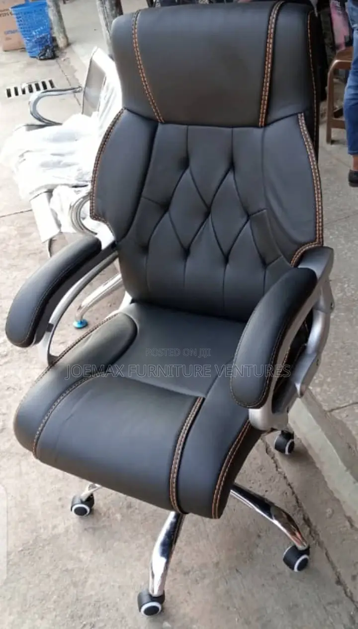 Quality Executive Adjustable Swivel Leather Office Chair.