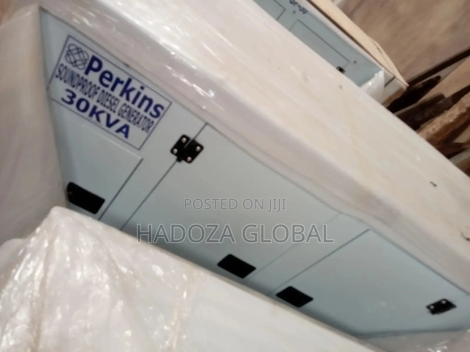 30kva 3-Phase 27kw PERKINS Silent Diesel Generator