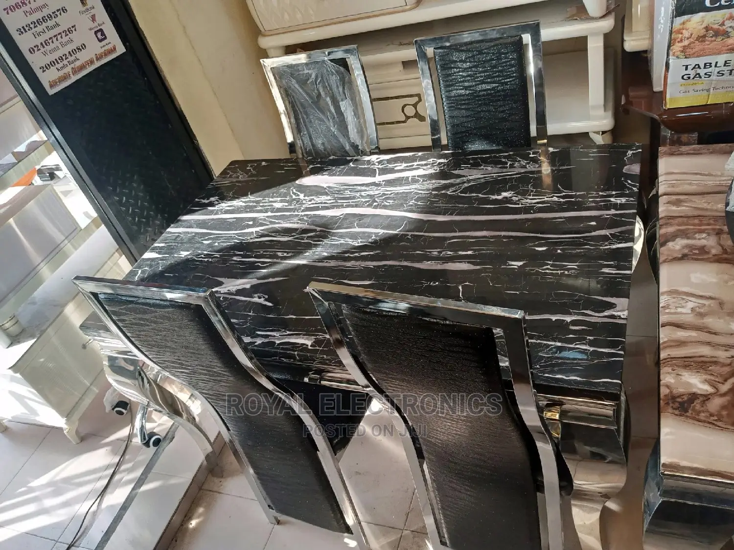 Well Furnished 4 Chairs Modern Marble Top Dining Sets