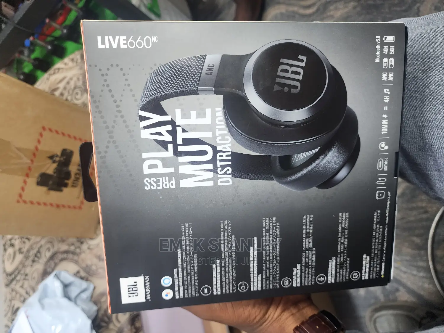 JBL Live 660