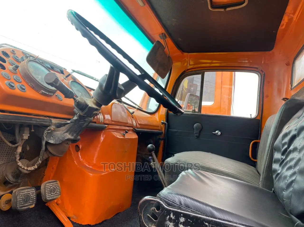 Mercedes Benz 911 Tipper