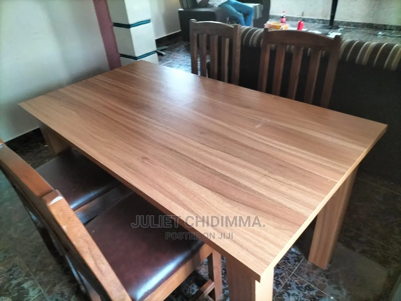 A Quality 4 Seaters Dinning Set