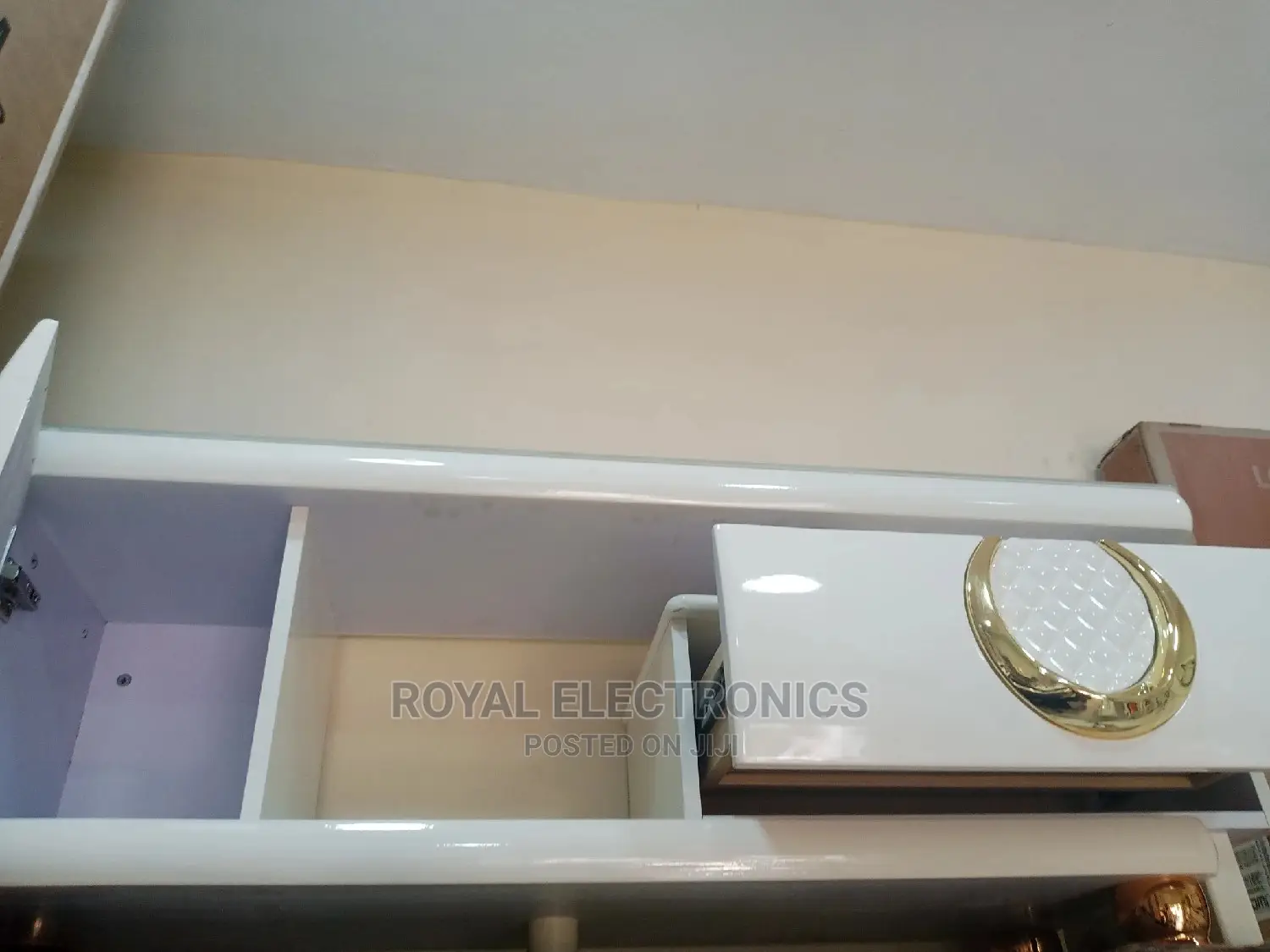 Very New Imported Royal Center Table With Drawer