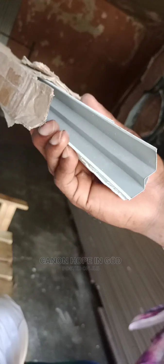 Shadowline Wall Angle 3m