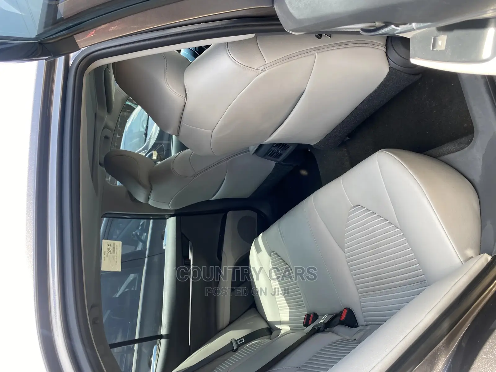 Toyota Camry SE FWD (2.5L 4cyl 8AM) 2018 Gray