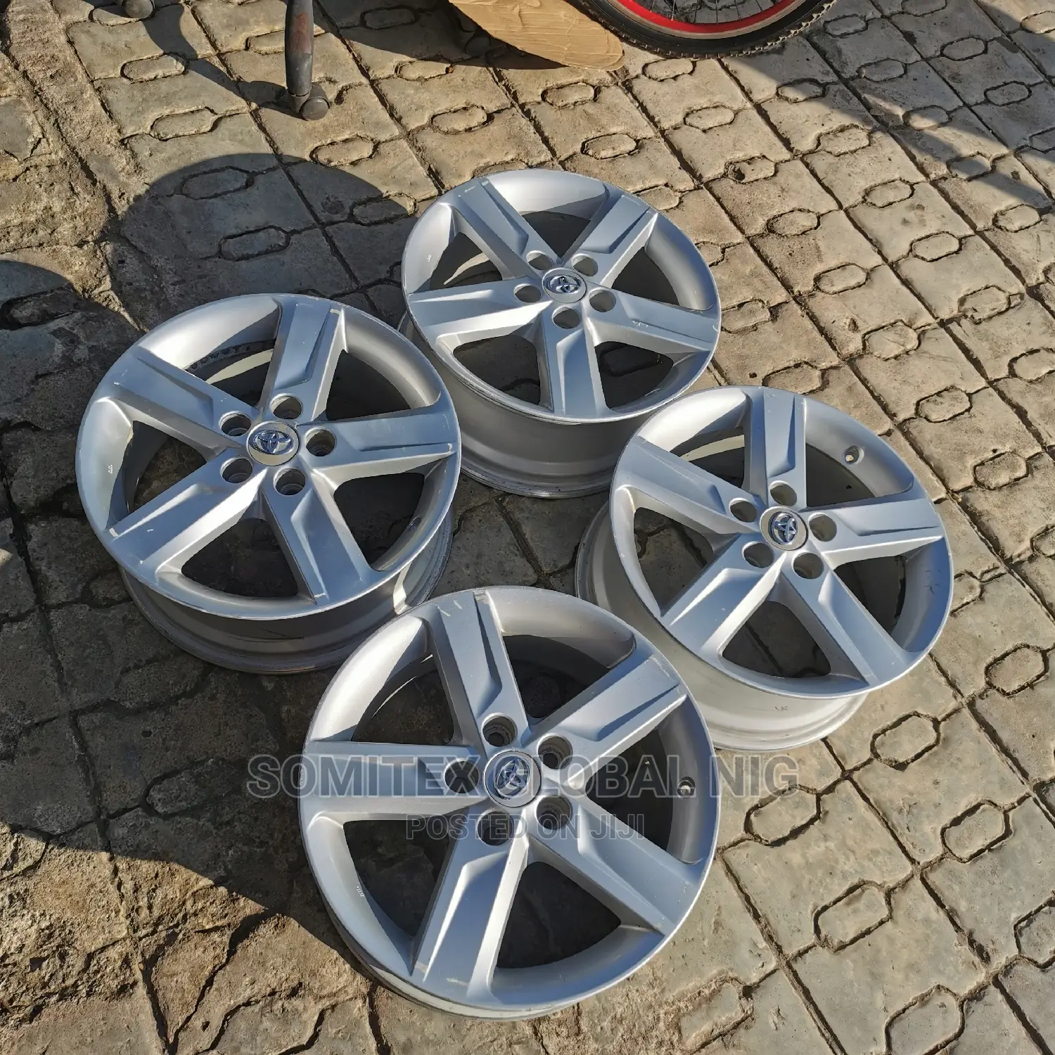 2012 Alloyed Rim Camry!!