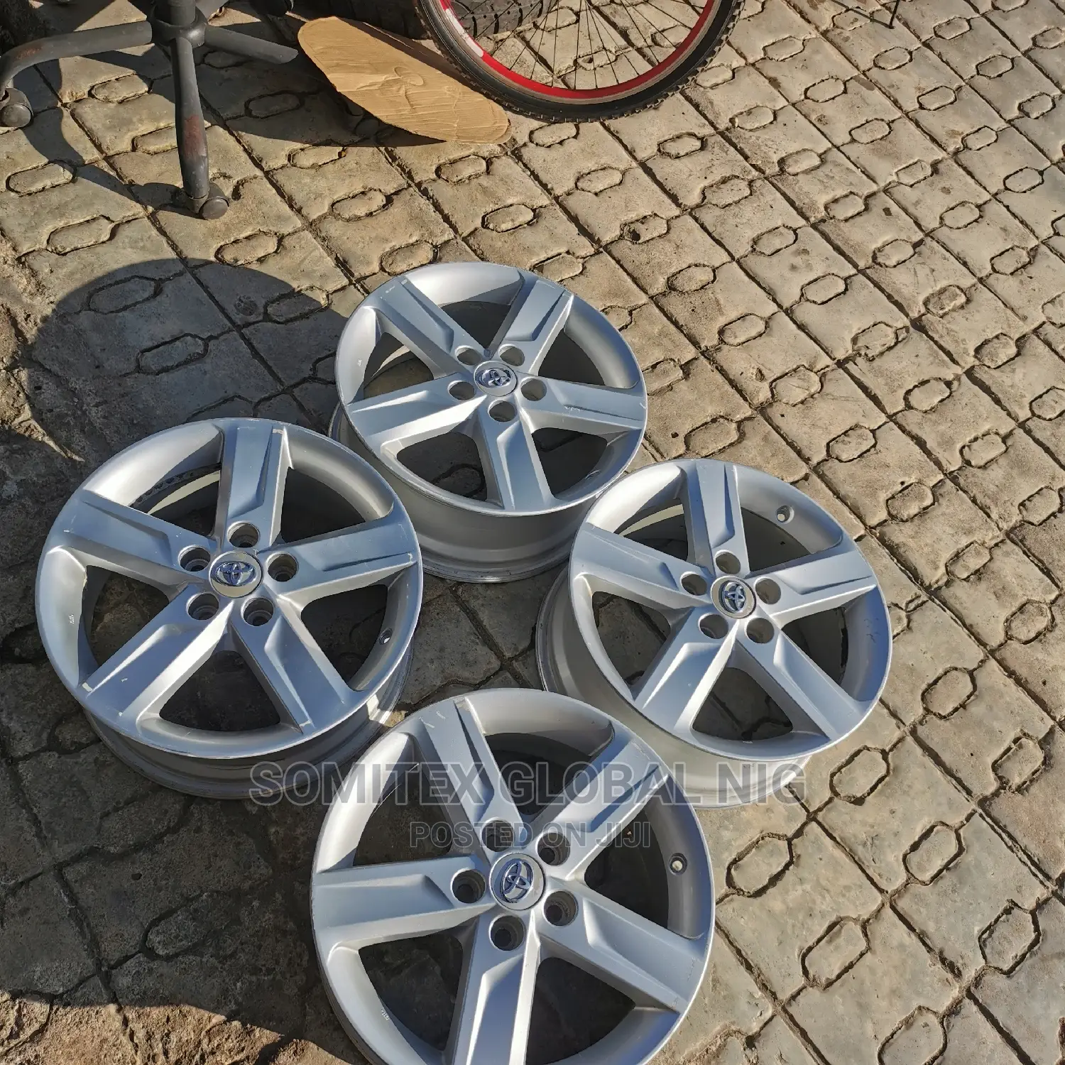 2012 Alloyed Rim Camry!!