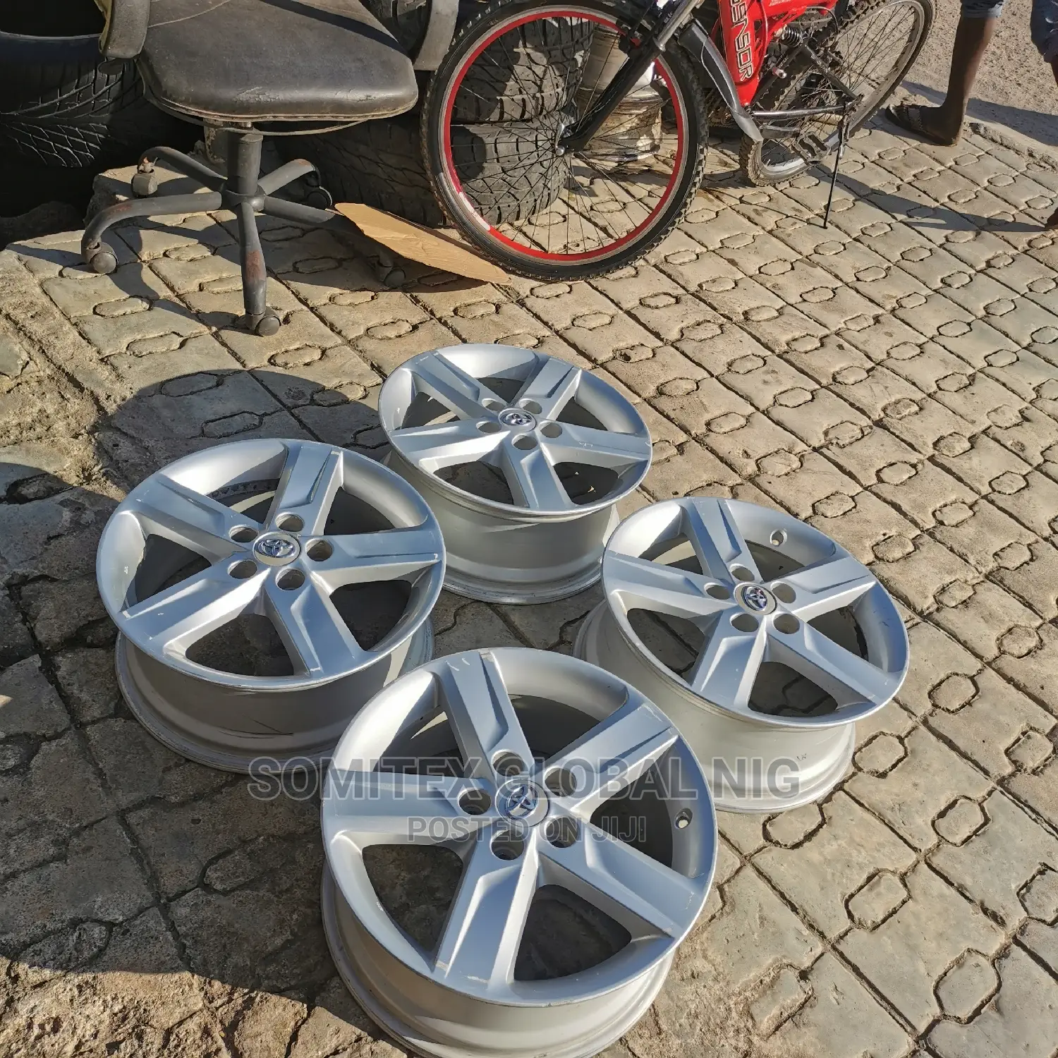 2012 Alloyed Rim Camry!!