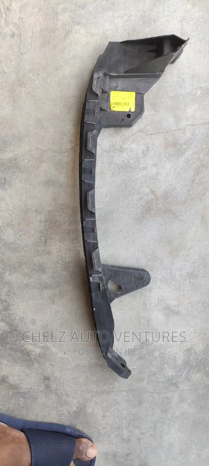 Head Lamp Hanger/ Bracket Honda Crosstour