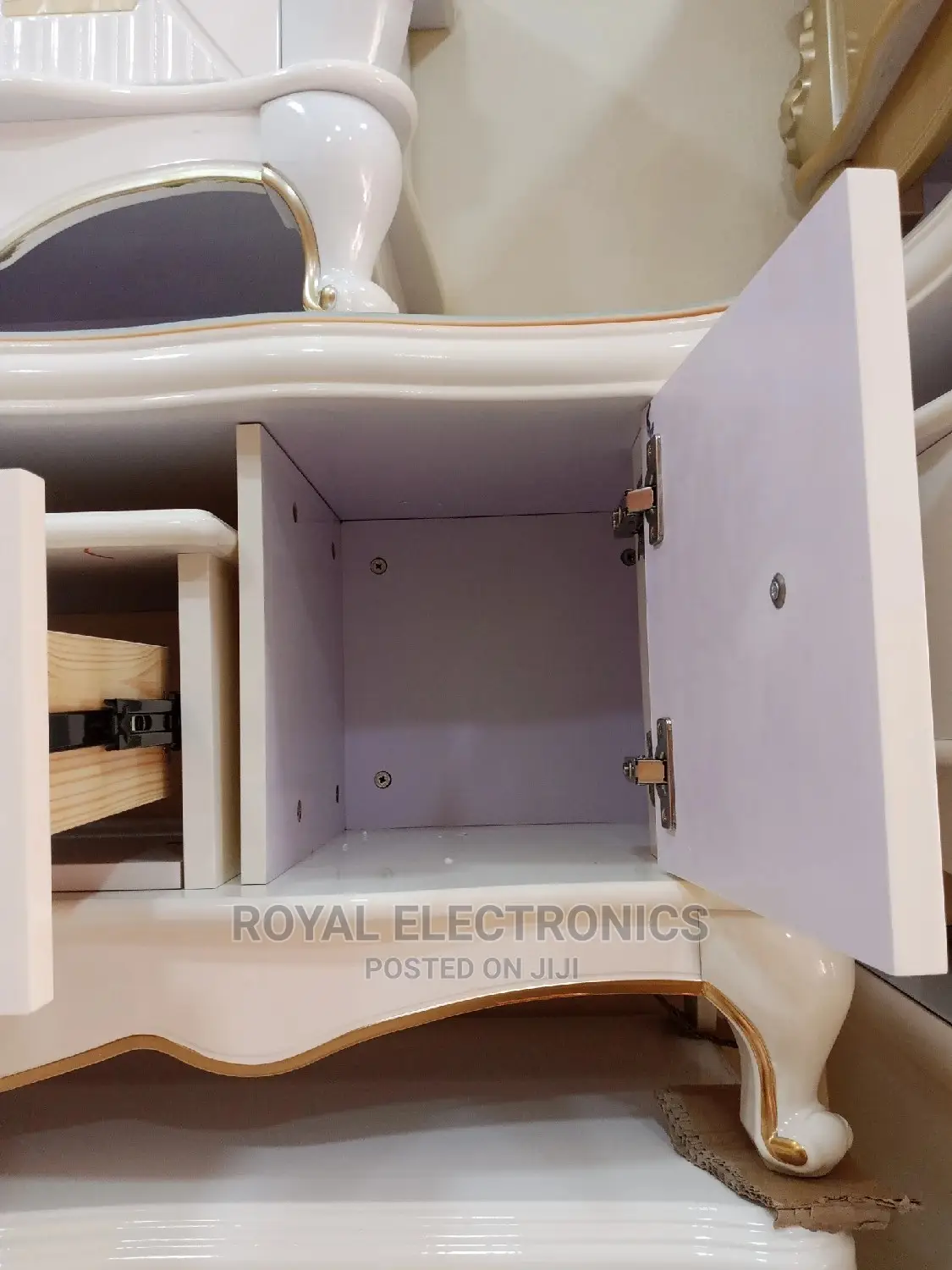 Royal 1.5meter TV Stand With Drawer