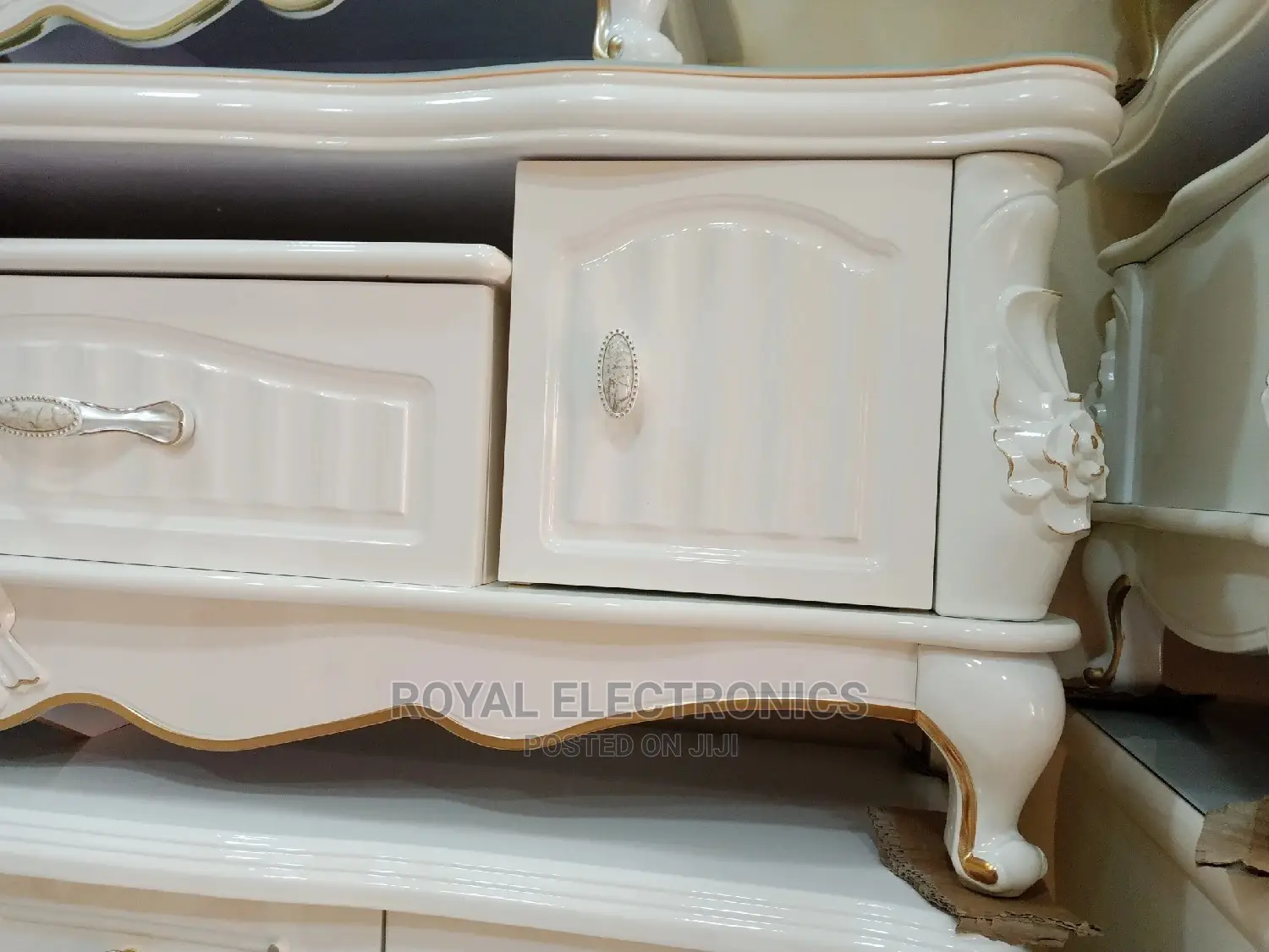 Just Released Royal(1.5meter) TV Stand With Drawer