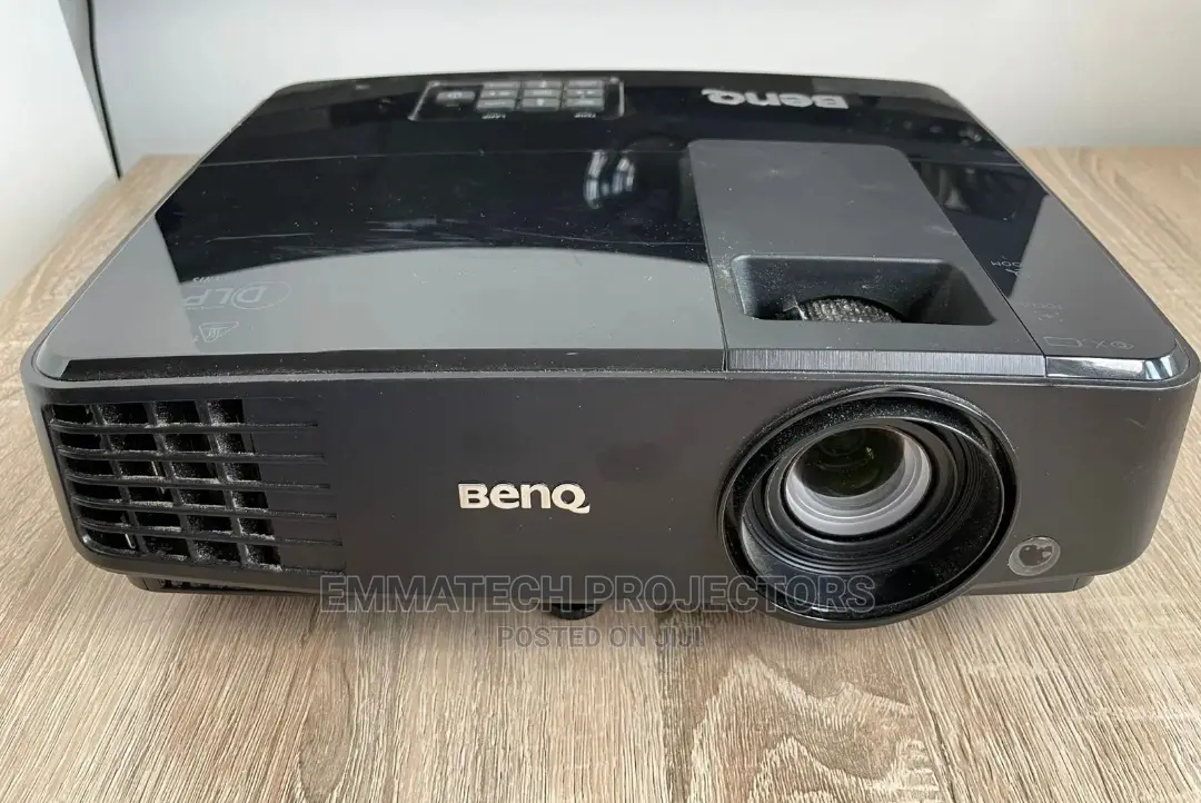 Bright And Large Venue Projectors