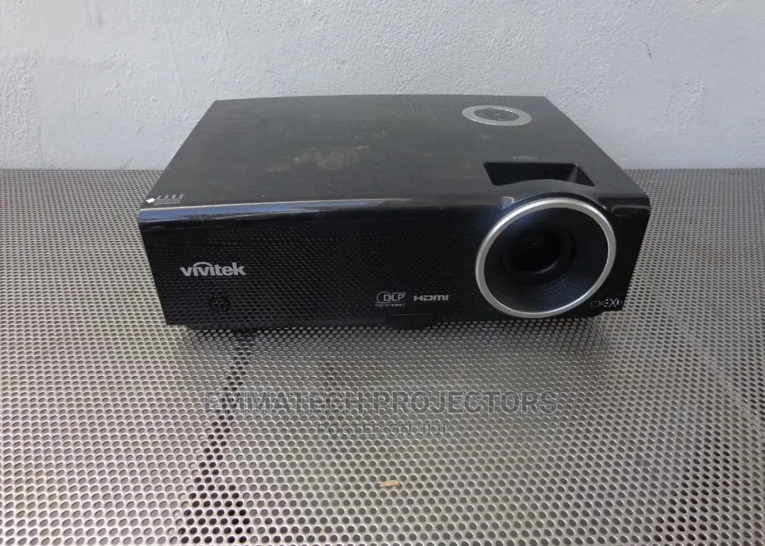 Uk Used Vivitek Daylight Projector Ibadan ,Ikeja , Ikorodu