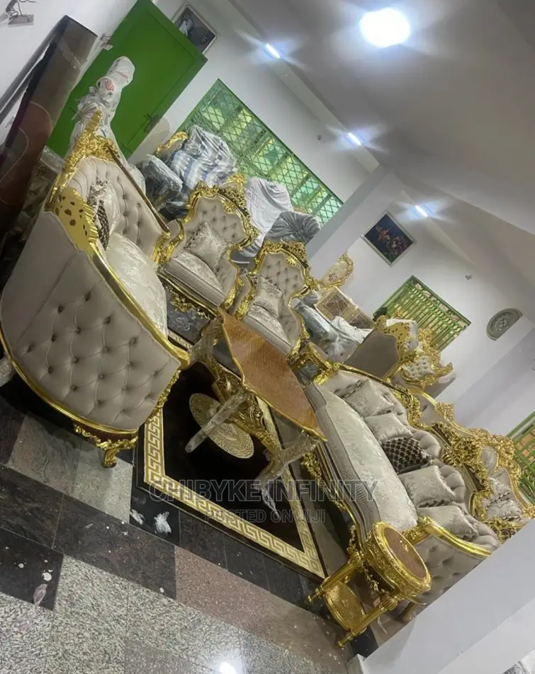 Exotic Quality Modern Royal Sofa With Centre Table